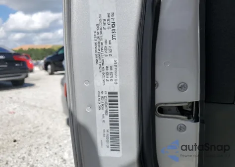 2019 Dodge Charger Sxt z USA, uszkodzony, nr VIN 2C3CDXBG4KH709828